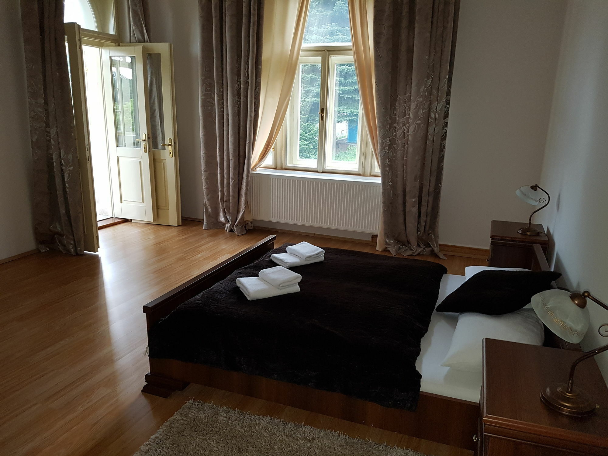 קרלובי וארי Villa Sofia Apartments מראה חיצוני תמונה